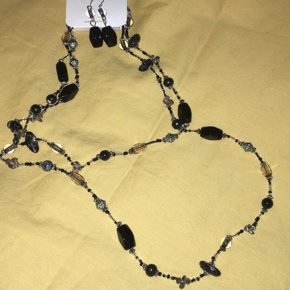 Evereve set earrings and necklace - Picture 4 of 8